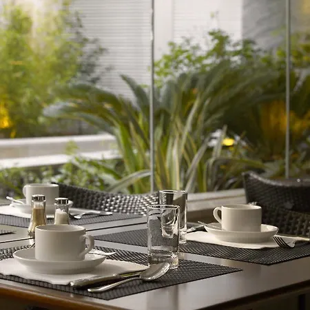 Отель Hf Fenix Garden Лиссабон