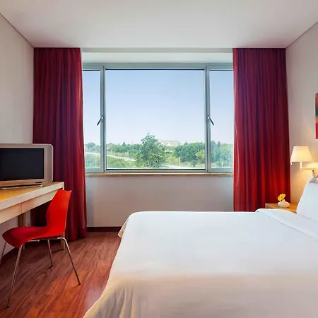 Hf Fenix Garden Hotell 3*