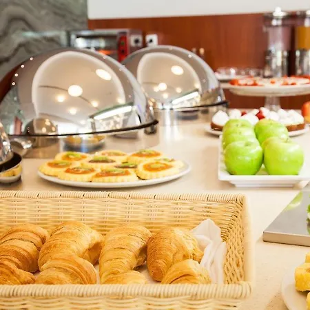 Hf Fenix Garden Hotell