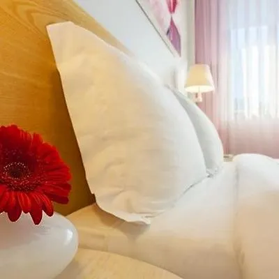 Hf Fenix Garden Otel
